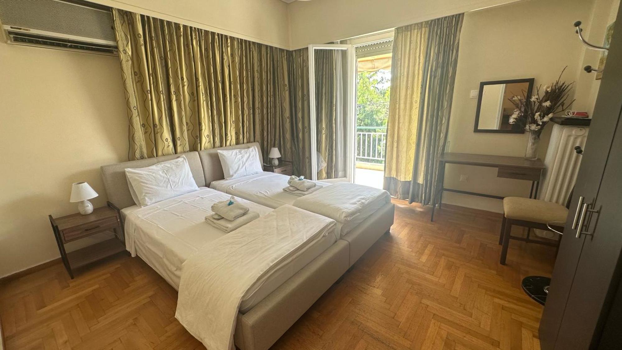 Harokopio Apartment In Athena Bagian luar foto